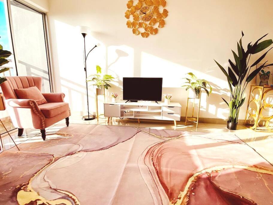 Sentrovue B Pink House Daire Bandar Puncak Alam Dış mekan fotoğraf